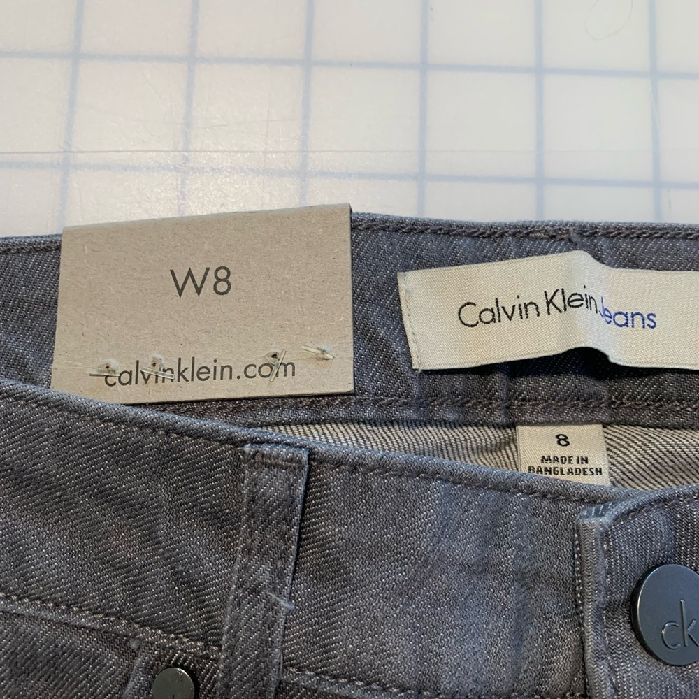 Calvin Klein Slim BoyFriend Women’s, Nolan Gray 319, Size 8, Jeans - Picture 3 of 12